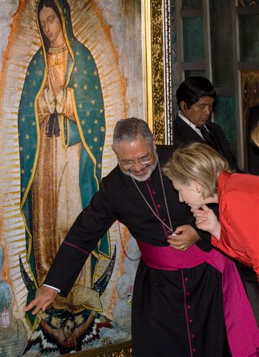 Illustration for article titled Hillary Clinton Goes South Of The Border